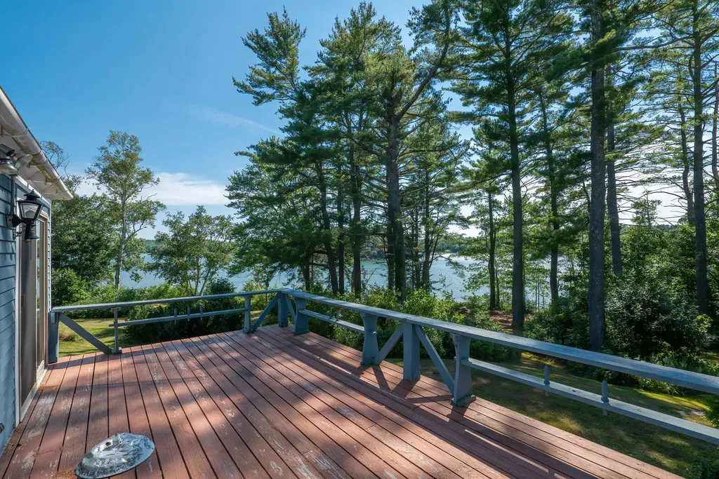 15 Shipyard Point Road Franklin ME 04634