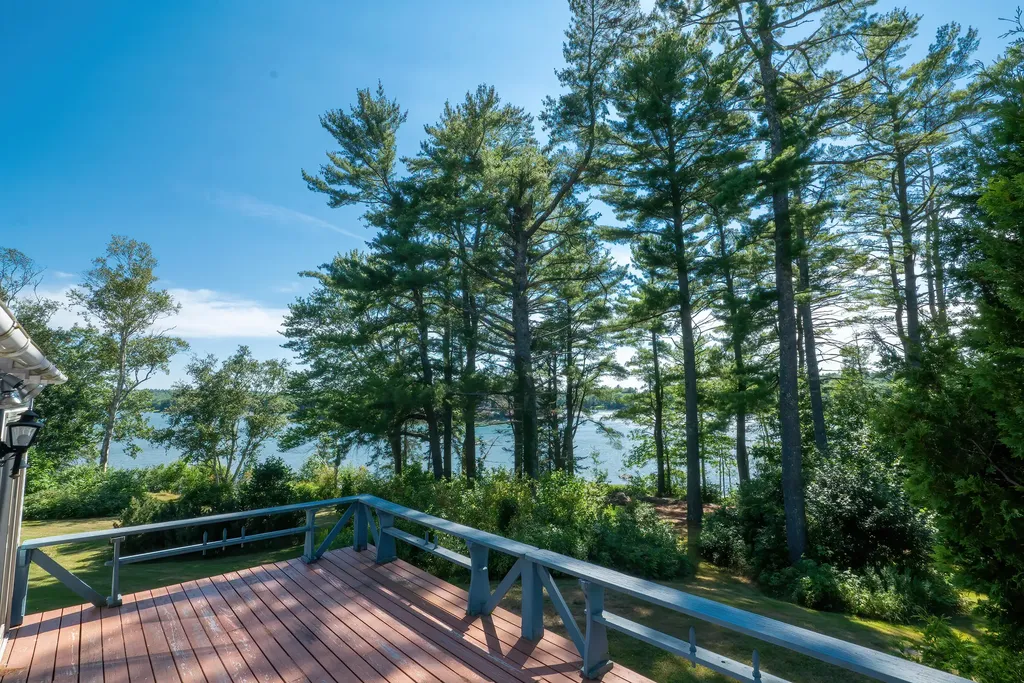15 Shipyard Point Road Franklin ME 04634