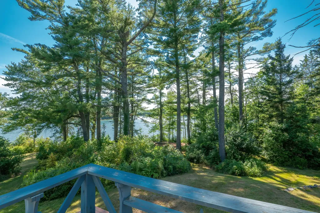 15 Shipyard Point Road Franklin ME 04634