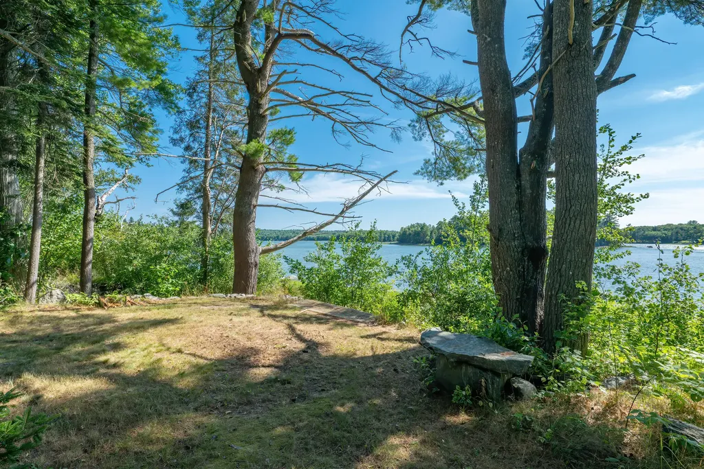 15 Shipyard Point Road Franklin ME 04634