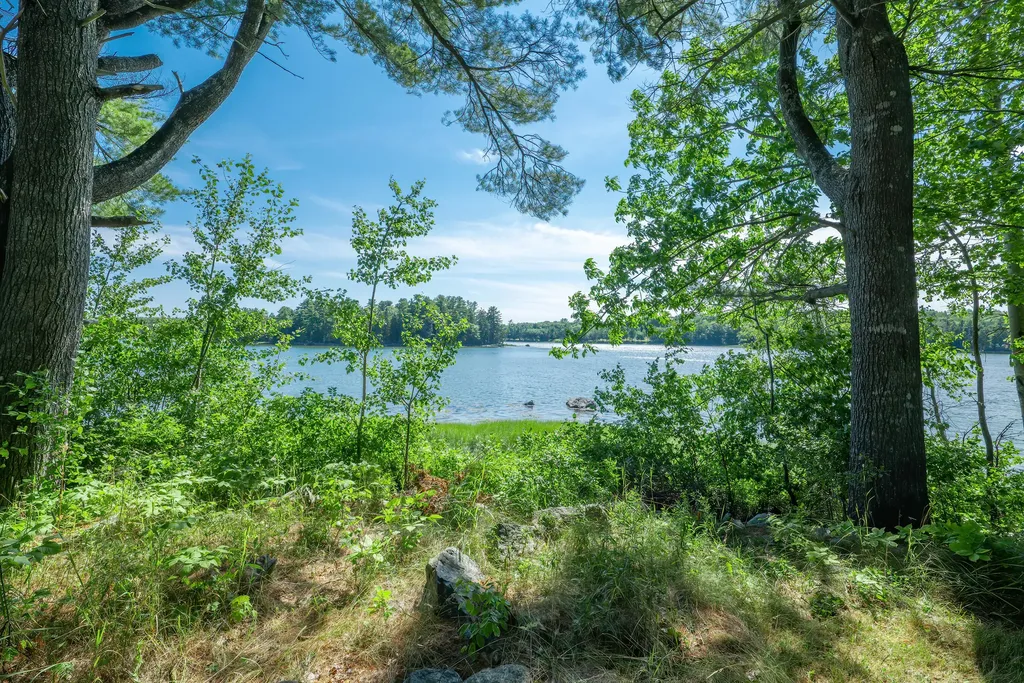 15 Shipyard Point Road Franklin ME 04634