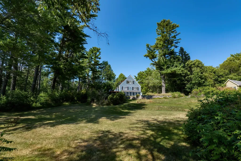 15 Shipyard Point Road Franklin ME 04634
