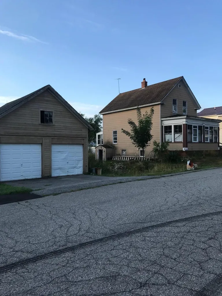 15 Vaness Street Sanford ME 04073