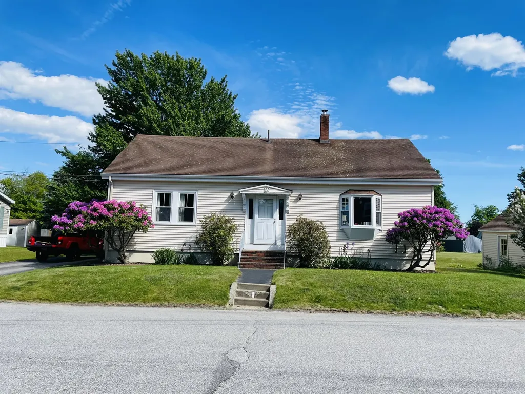 12 Winter Street Lisbon ME 04250