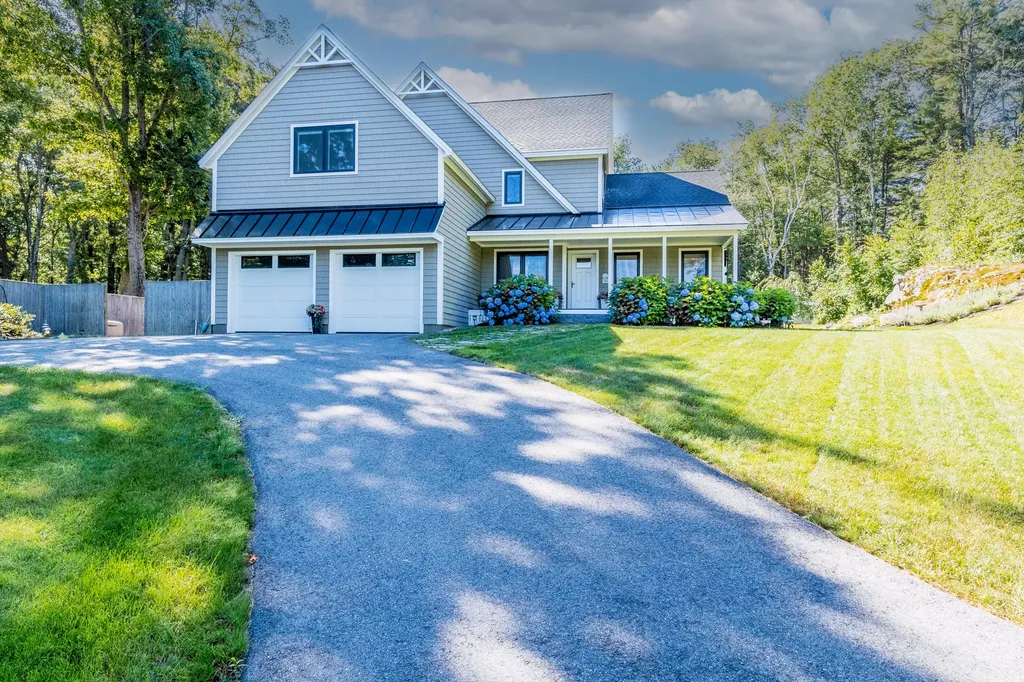 2 Cloutier Lane Cape Elizabeth ME 04107
