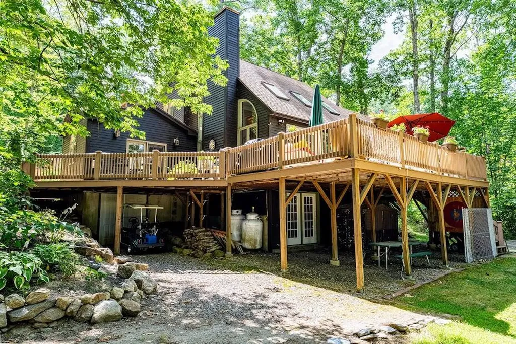 31 Sunset Shores Gardiner ME 04345