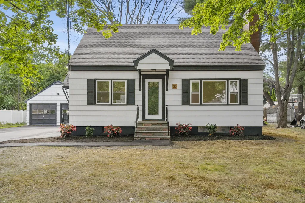39 Palmer Street Westbrook ME 04092