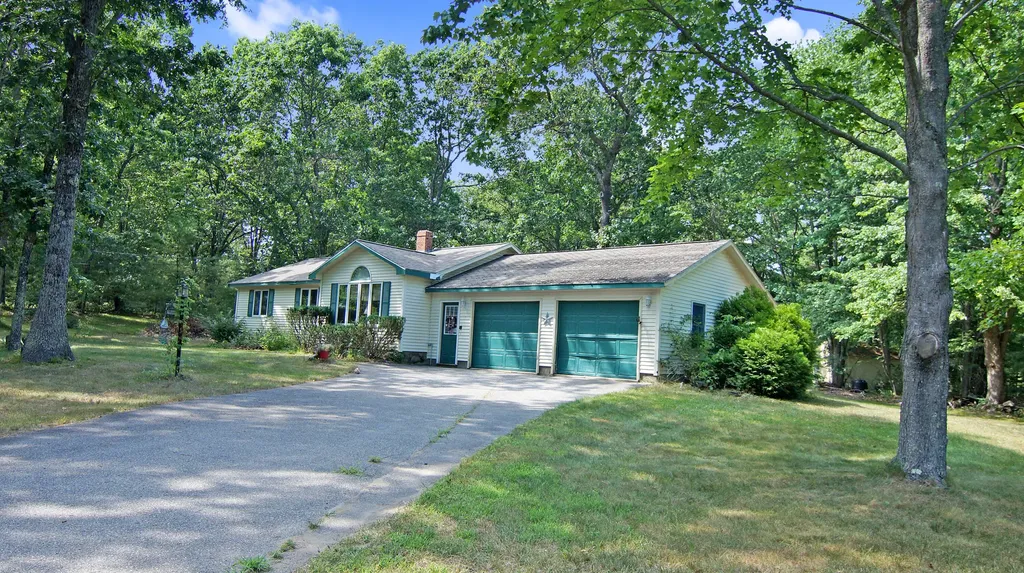 28 Nottingham Drive Sanford ME 04073