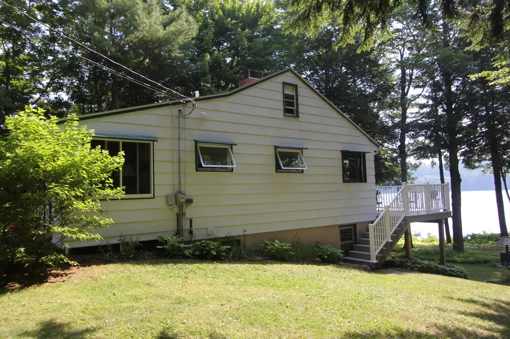65 Chipmunk Lane Monmouth ME 04259