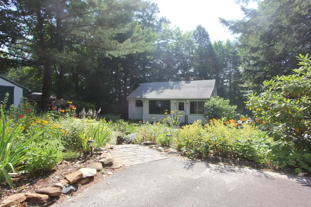 65 Chipmunk Lane Monmouth ME 04259