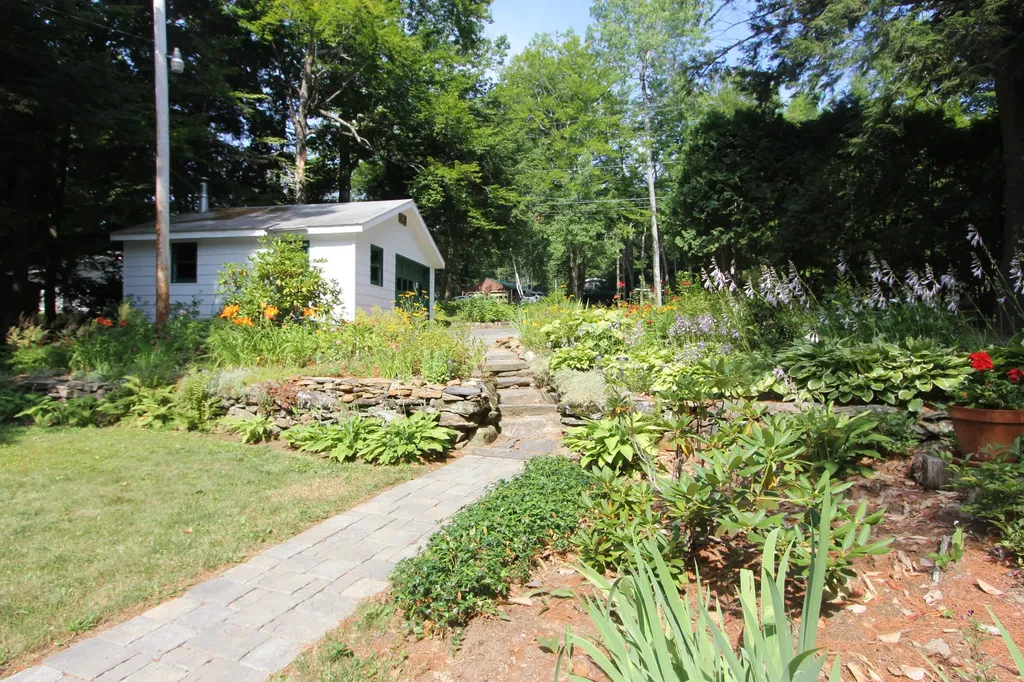 65 Chipmunk Lane Monmouth ME 04259