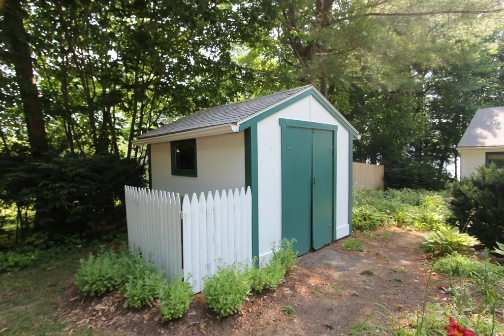 65 Chipmunk Lane Monmouth ME 04259