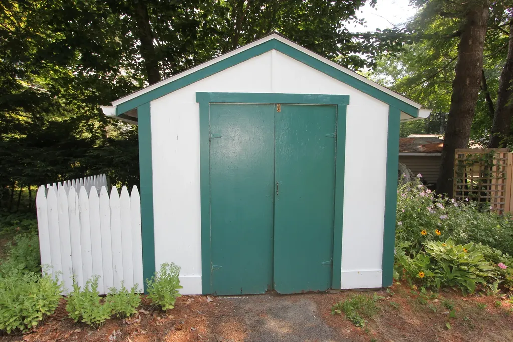 65 Chipmunk Lane Monmouth ME 04259