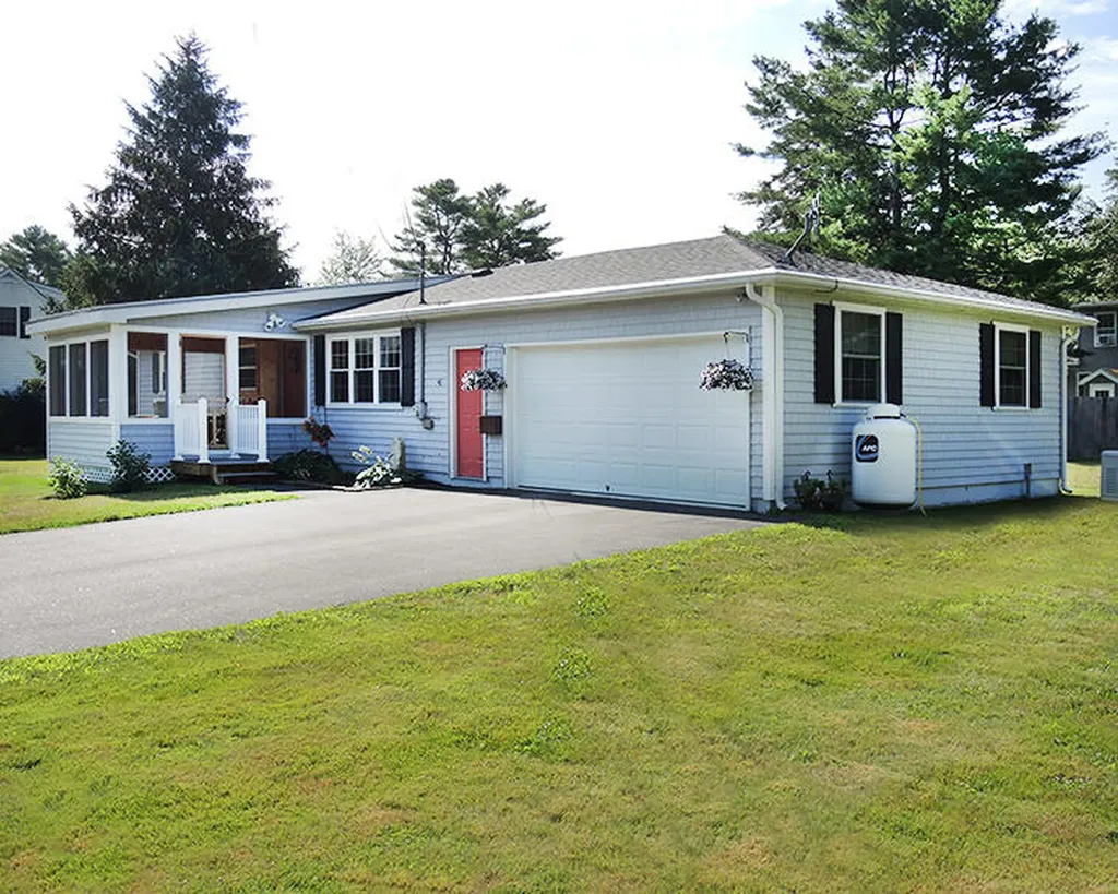 46 Hutchinson Drive Augusta ME 04330