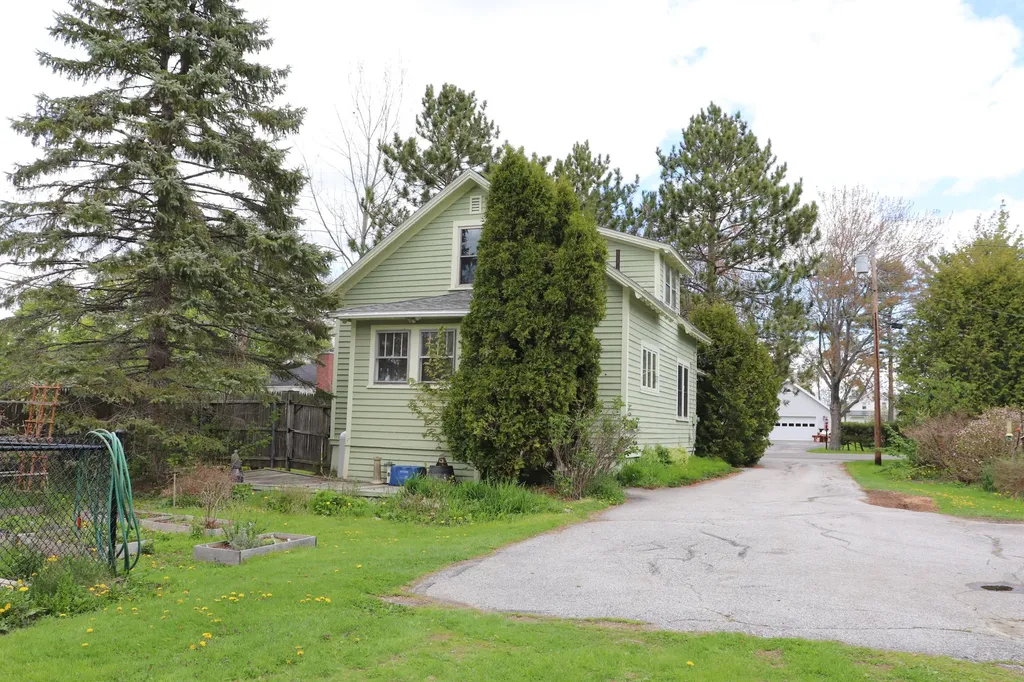 40 Fairfax Street Bangor ME 04401