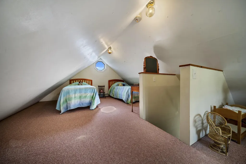 129 Hudson Road Bangor ME 04401