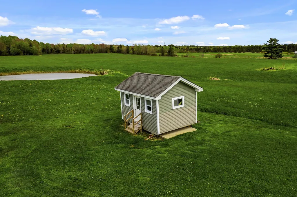 129 Hudson Road Bangor ME 04401