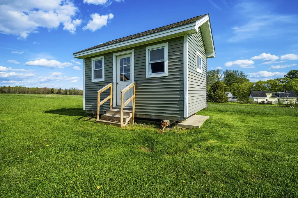 129 Hudson Road Bangor ME 04401