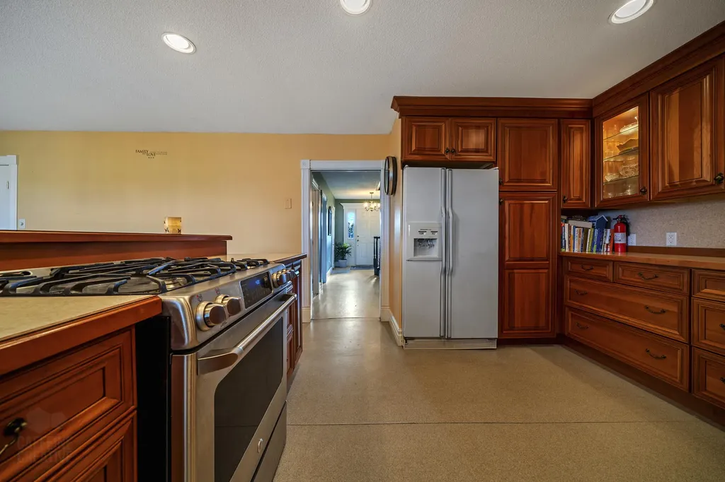 129 Hudson Road Bangor ME 04401