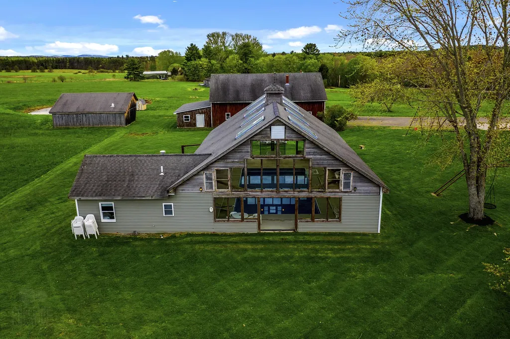 129 Hudson Road Bangor ME 04401
