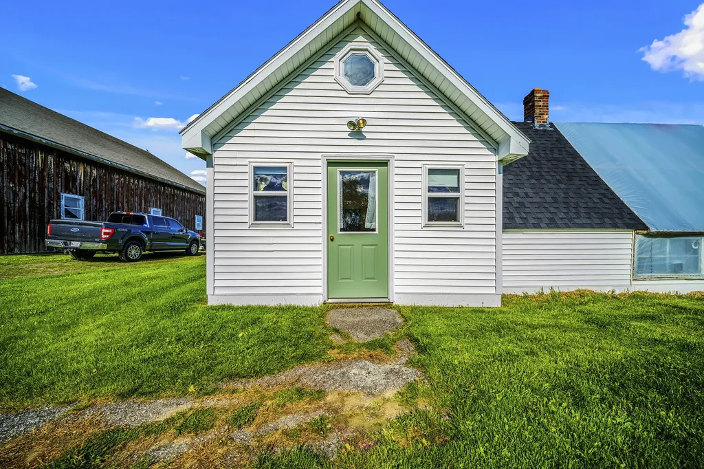 129 Hudson Road Bangor ME 04401