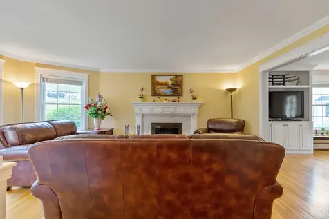 13 Cleaves Farm Road Falmouth ME 04105