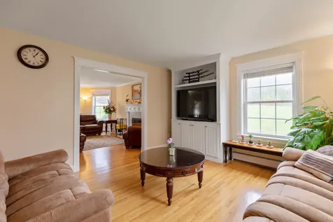 13 Cleaves Farm Road Falmouth ME 04105