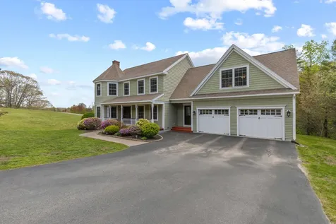 13 Cleaves Farm Road Falmouth ME 04105