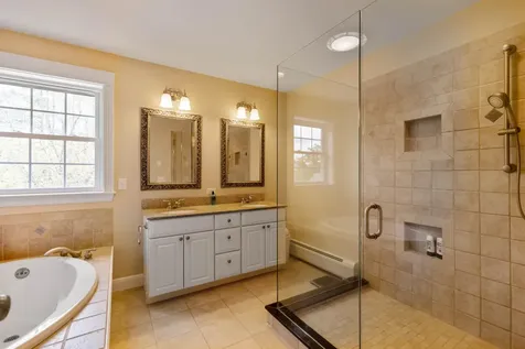 13 Cleaves Farm Road Falmouth ME 04105