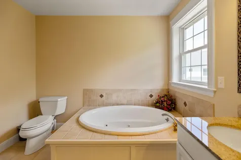 13 Cleaves Farm Road Falmouth ME 04105