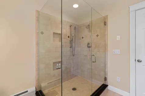 13 Cleaves Farm Road Falmouth ME 04105
