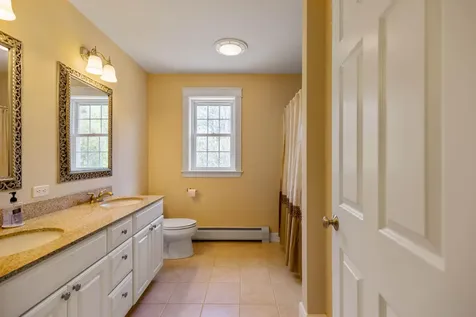 13 Cleaves Farm Road Falmouth ME 04105
