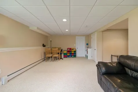 13 Cleaves Farm Road Falmouth ME 04105