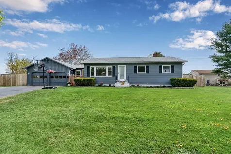 32 Garden Avenue Gorham ME 04038
