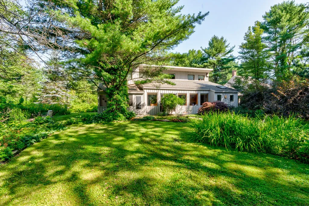 138 Sisquisic Trail Yarmouth ME 04096