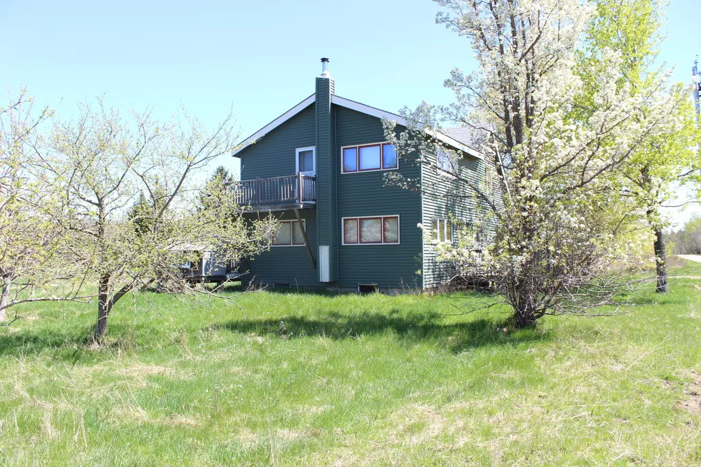 27 Strawberry Road Orland ME 04472