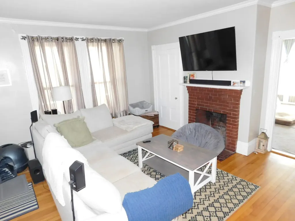 27 Maple Street Bangor ME 04401