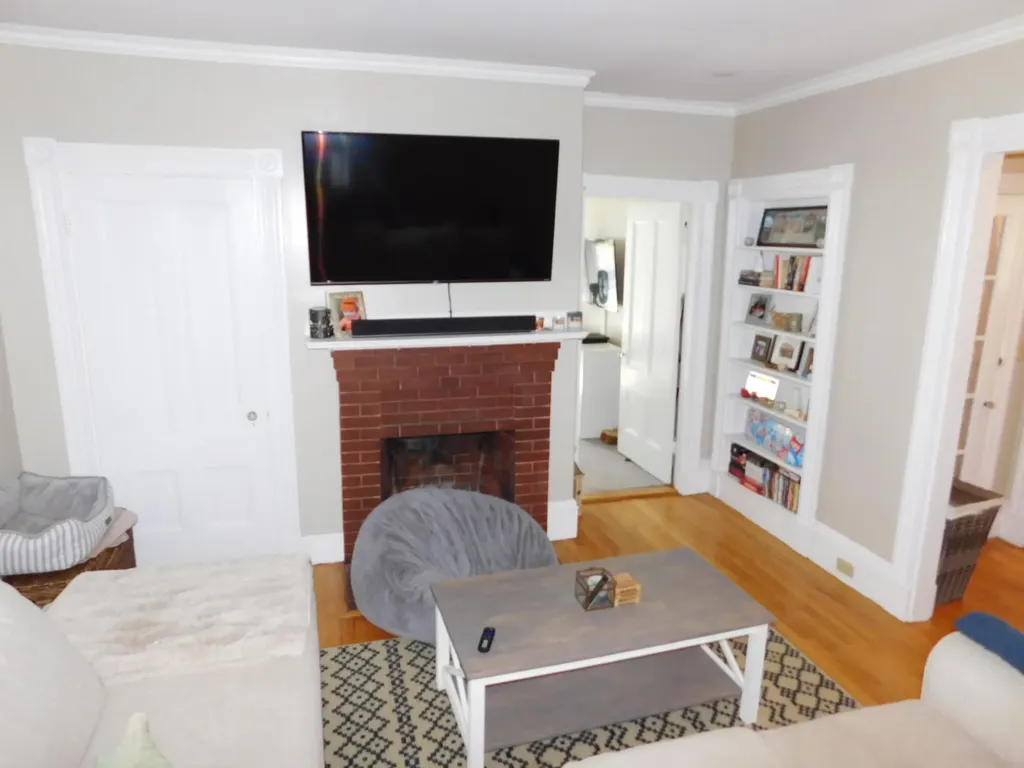 27 Maple Street Bangor ME 04401