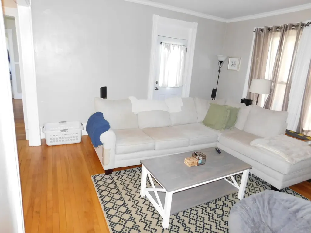 27 Maple Street Bangor ME 04401