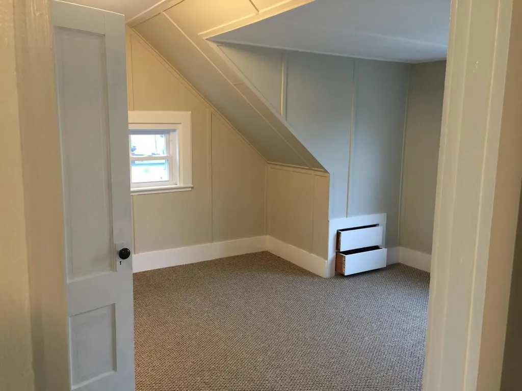 27 Maple Street Bangor ME 04401