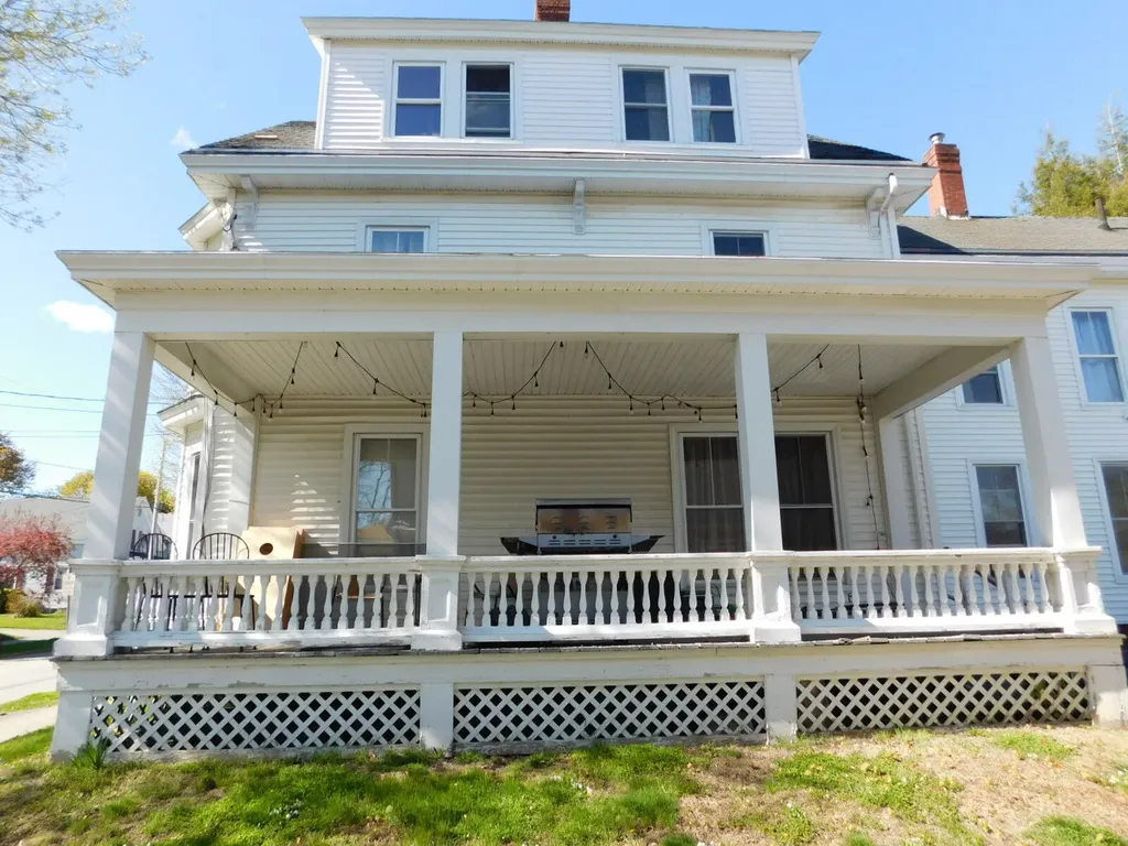 27 Maple Street Bangor ME 04401