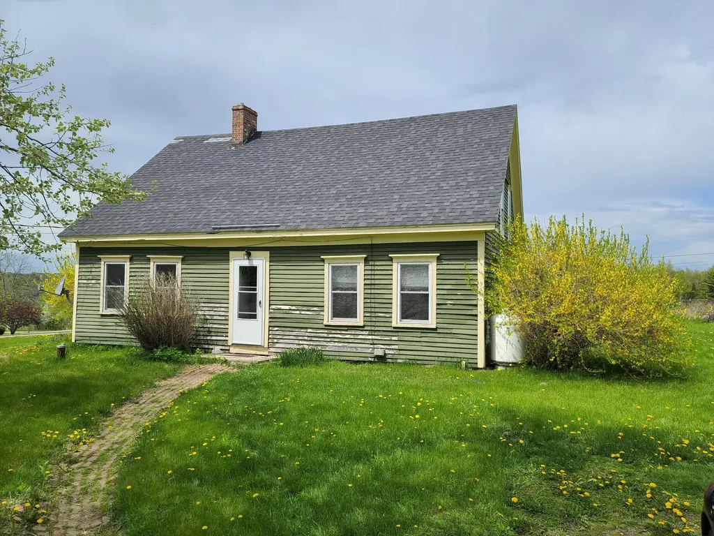 847 Lebanon Road Winterport ME 04496
