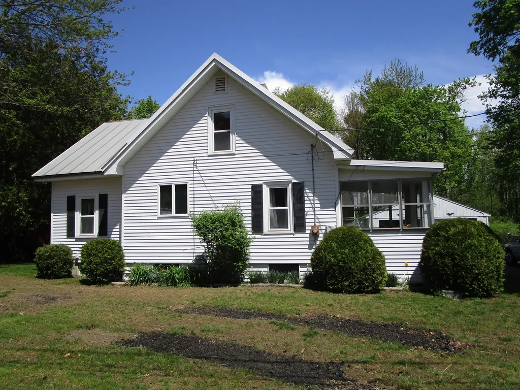 10 Patterson Street Hampden ME 04444