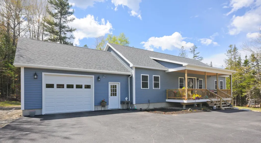 138 Lydias Lane Lamoine ME 04605