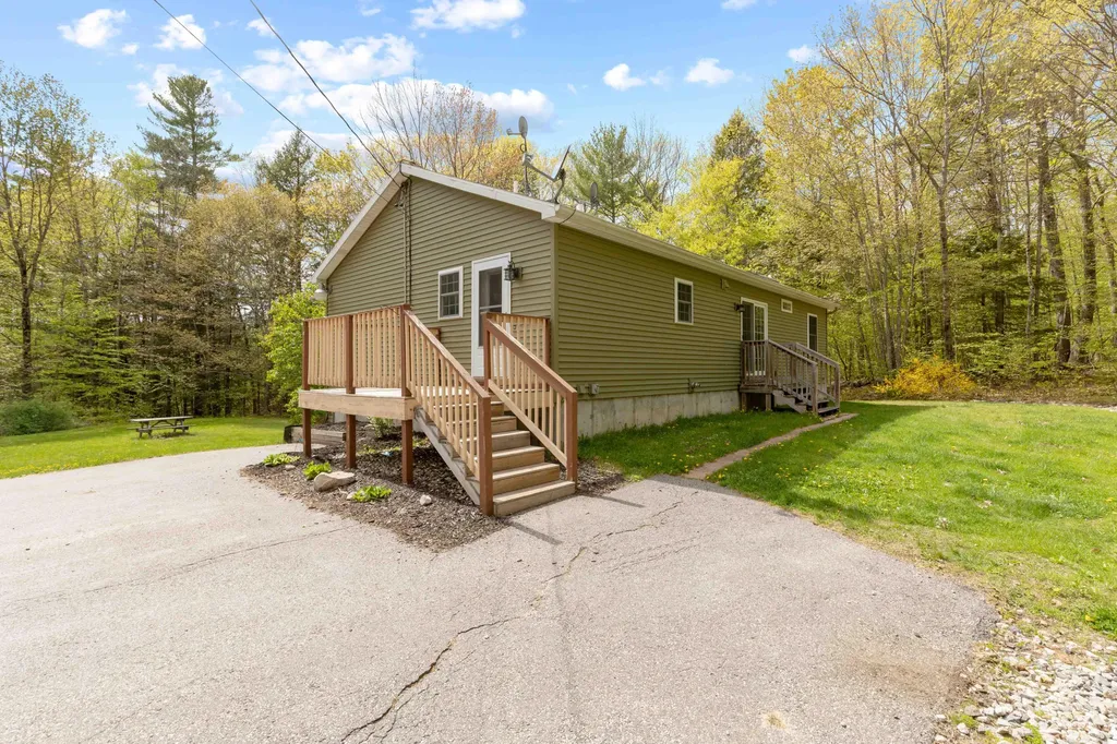 161 Cobb Road Poland ME 04274