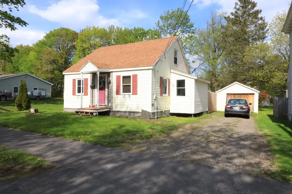 247 Parkview Avenue Bangor ME 04401