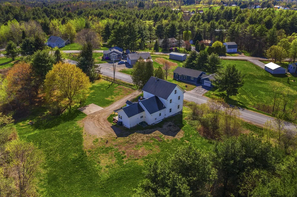 15 Burns Road Augusta ME 04330