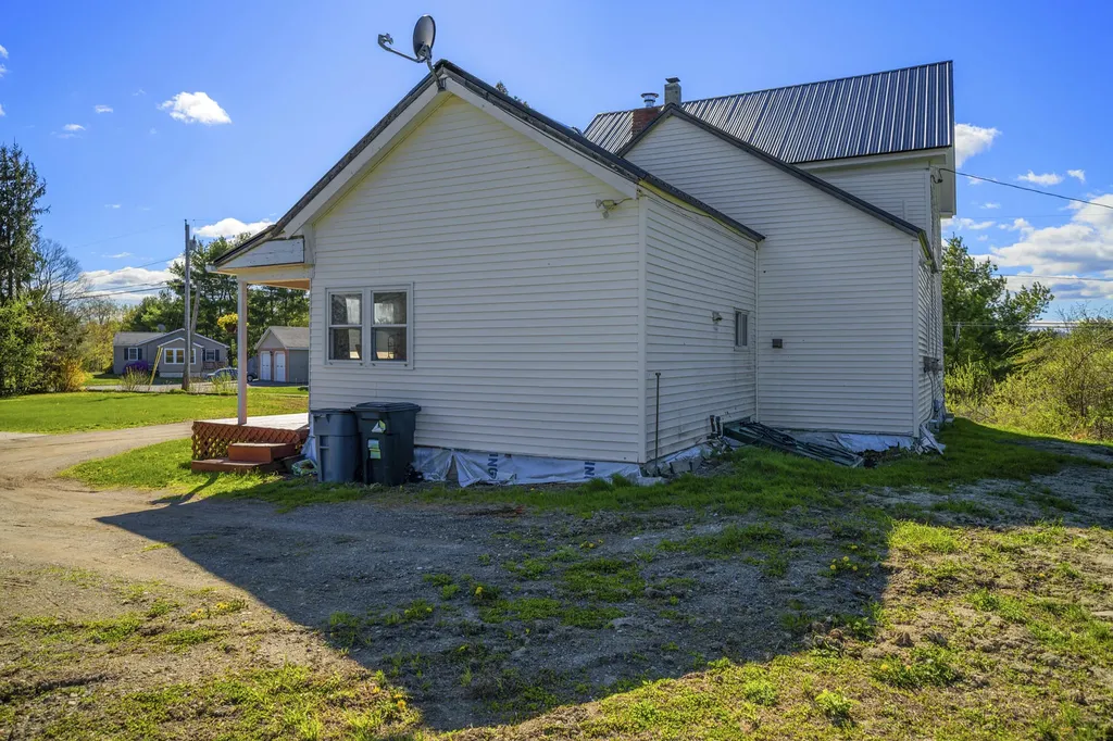 15 Burns Road Augusta ME 04330