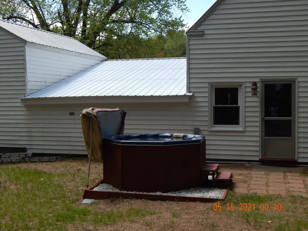 17 Sand Road Naples ME 04055