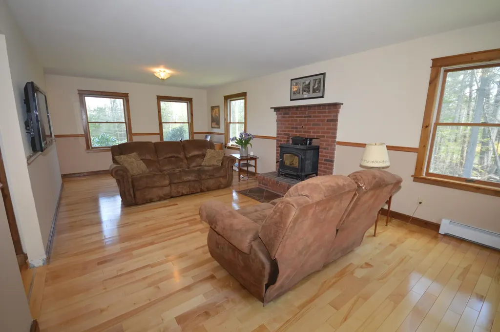 1191 Kennebec Road Hampden ME 04444